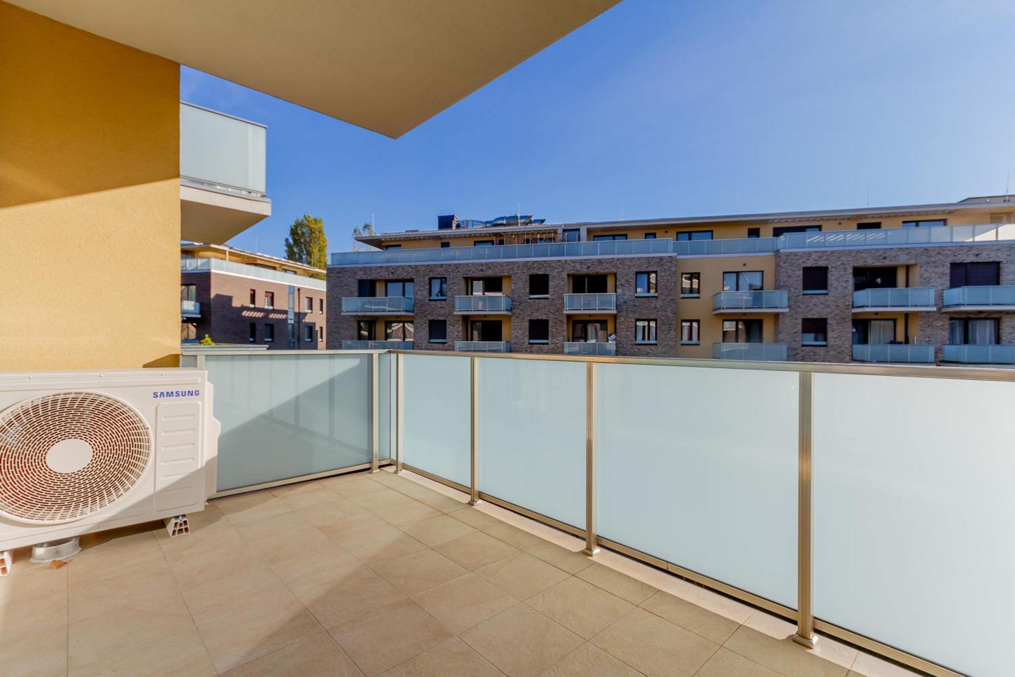 Luxury Cordia Apartment With Free Parking Budapest Exterior photo